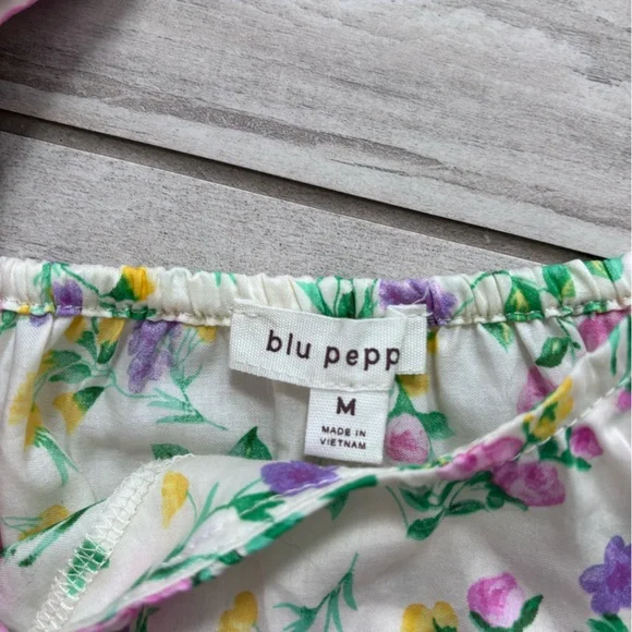 Floral Ruffle Sleeve Top - Picture 7 of 8